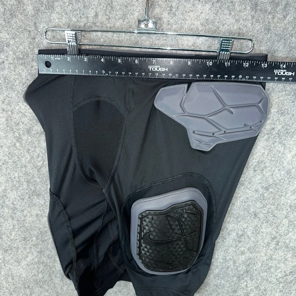 Nike Padded Shorts Youth XL Black Hyperstrong AO6243-010 Football Compression